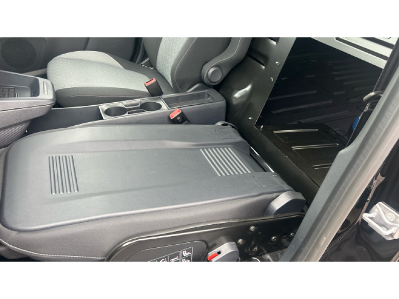 Ford Transit Courier E-Transit Courier 100kW 43kWh Limited Van Auto